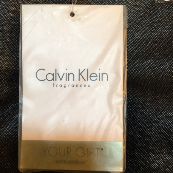 Calvin Klein Fragrance Zipper Tote Bag! Black with black and white stripes - Picture 3 of 8